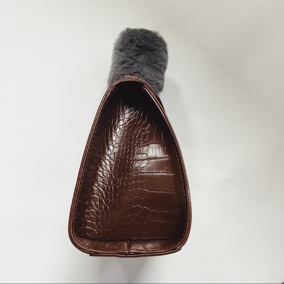 🆕Estella Brown Vegan Faux Fur Top Handle Bag - Picture 6 of 8